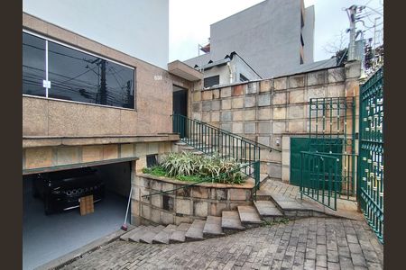 Casa para alugar com 310m², 4 quartos e 6 vagasFachada 