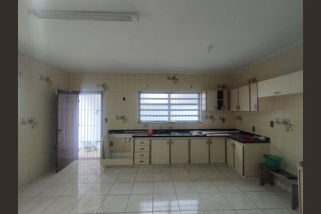 Casa para alugar com 310m², 4 quartos e 6 vagasCozinha - Torneira