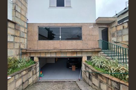 Casa para alugar com 310m², 4 quartos e 6 vagasFachada 