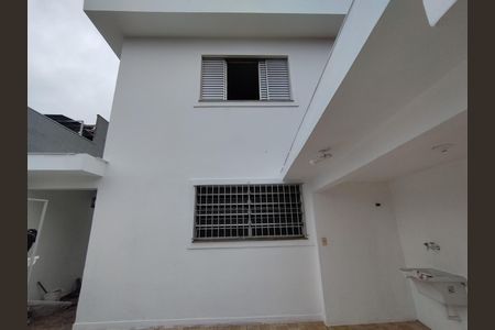 Casa para alugar com 310m², 4 quartos e 6 vagasFundos 