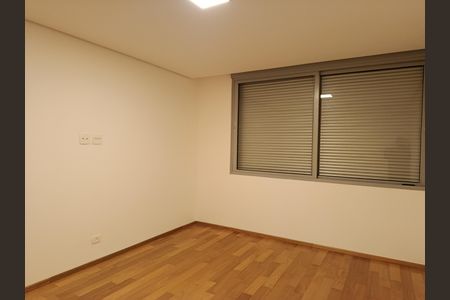Apartamento à venda com 151m², 3 quartos e 2 vagas Apartamento à venda com 151m², 3 quartos e 2 vagasQuarto 1