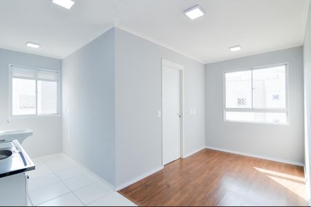 Sala de apartamento para alugar com 2 quartos, 36m² em Vila das Bandeiras, Guarulhos