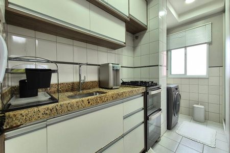 Apartamento à venda com 61m², 2 quartos e 2 vagas Apartamento à venda com 61m², 2 quartos e 2 vagasCozinha