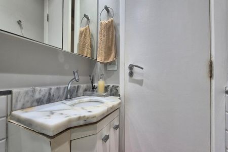 Apartamento à venda com 61m², 2 quartos e 2 vagas Apartamento à venda com 61m², 2 quartos e 2 vagasBanheiro