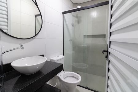 Banheiro de kitnet/studio para alugar com 1 quarto, 20m² em Vila Lageado, São Paulo