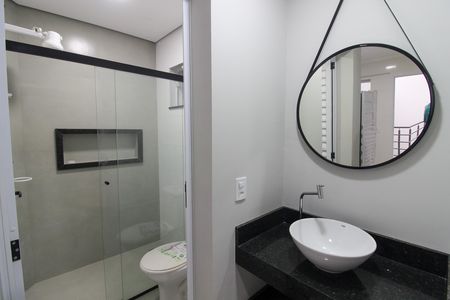Banheiro de kitnet/studio para alugar com 1 quarto, 20m² em Vila Lageado, São Paulo
