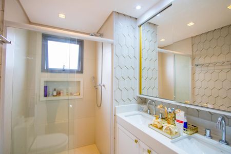 Apartamento para alugar com 153m², 4 quartos e 3 vagas Apartamento para alugar com 153m², 4 quartos e 3 vagasBanheiro do quarto 1
