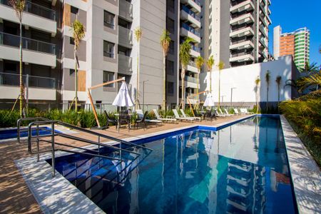 Apartamento para alugar com 153m², 4 quartos e 3 vagas Apartamento para alugar com 153m², 4 quartos e 3 vagasÁrea comum - Piscina