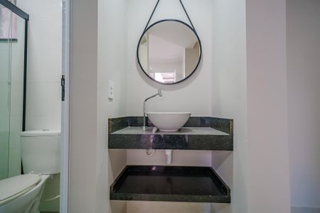 Banheiro de kitnet/studio para alugar com 1 quarto, 20m² em Vila Lageado, São Paulo