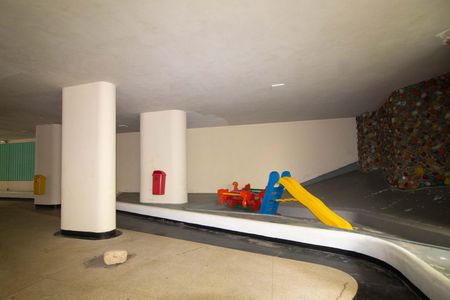 Apartamento à venda com 54m², 1 quarto e sem vaga Apartamento à venda com 54m², 1 quarto e sem vagaPlayground