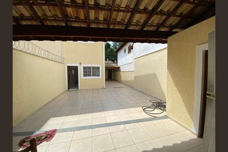 Casa à venda com 130m², 3 quartos e 2 vagas