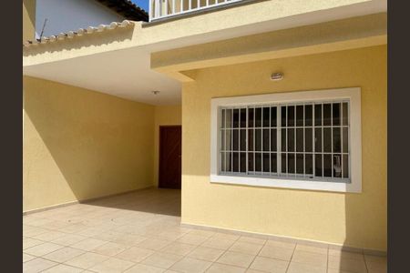 Casa à venda com 130m², 3 quartos e 2 vagas
