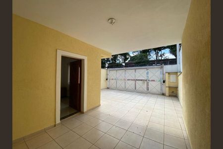 Casa à venda com 130m², 3 quartos e 2 vagas