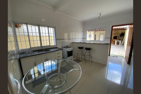 Casa à venda com 130m², 3 quartos e 2 vagas