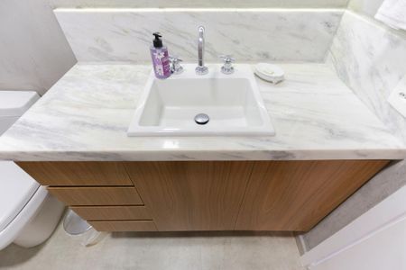 Apartamento à venda com 88m², 2 quartos e 1 vaga Apartamento à venda com 88m², 2 quartos e 1 vagaBanheiro