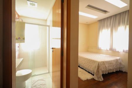 Apartamento à venda com 173m², 3 quartos e 3 vagas Apartamento à venda com 173m², 3 quartos e 3 vagasSuíte 1