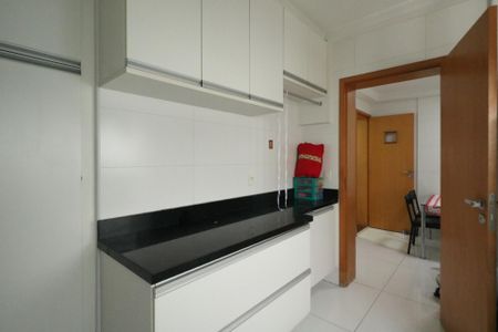 Apartamento à venda com 173m², 3 quartos e 3 vagas Apartamento à venda com 173m², 3 quartos e 3 vagasÁrea de Serviço
