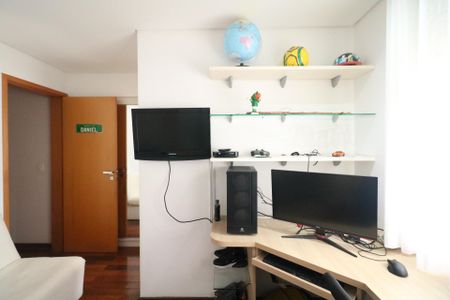 Apartamento à venda com 173m², 3 quartos e 3 vagas Apartamento à venda com 173m², 3 quartos e 3 vagasSuíte 2