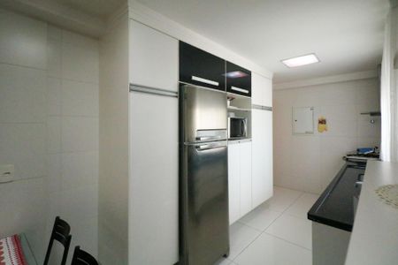 Apartamento à venda com 173m², 3 quartos e 3 vagas Apartamento à venda com 173m², 3 quartos e 3 vagasCozinha