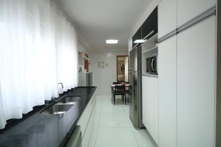Apartamento à venda com 173m², 3 quartos e 3 vagas Apartamento à venda com 173m², 3 quartos e 3 vagasCozinha
