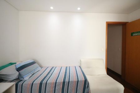 Apartamento à venda com 173m², 3 quartos e 3 vagas Apartamento à venda com 173m², 3 quartos e 3 vagasSuíte 2