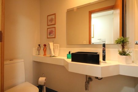 Apartamento à venda com 173m², 3 quartos e 3 vagas Apartamento à venda com 173m², 3 quartos e 3 vagasLavabo