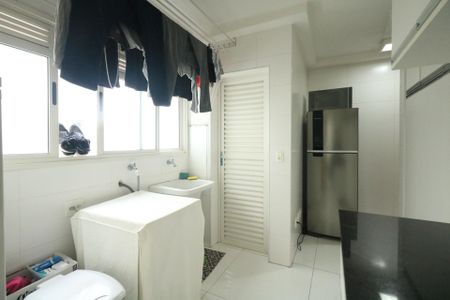 Apartamento à venda com 173m², 3 quartos e 3 vagas Apartamento à venda com 173m², 3 quartos e 3 vagasÁrea de Serviço