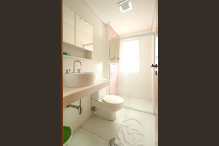 Apartamento à venda com 173m², 3 quartos e 3 vagas Apartamento à venda com 173m², 3 quartos e 3 vagasBanheiro da Suíte 1