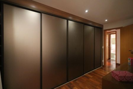 Apartamento à venda com 173m², 3 quartos e 3 vagas Apartamento à venda com 173m², 3 quartos e 3 vagasSuíte 3