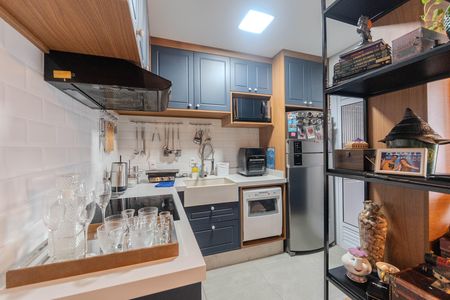 Apartamento à venda com 64m², 2 quartos e 1 vaga Apartamento à venda com 64m², 2 quartos e 1 vagaCozinha e Área de Serviço