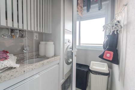 Apartamento à venda com 64m², 2 quartos e 1 vaga Apartamento à venda com 64m², 2 quartos e 1 vagaCozinha e Área de Serviço
