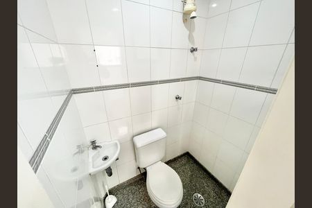 Apartamento à venda com 290m², 5 quartos e 4 vagas Apartamento à venda com 290m², 5 quartos e 4 vagasBanheiro de serviço