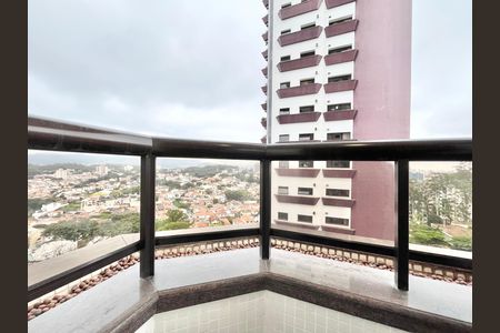 Apartamento à venda com 290m², 5 quartos e 4 vagas Apartamento à venda com 290m², 5 quartos e 4 vagasQuarto 3 - Suíte Varanda