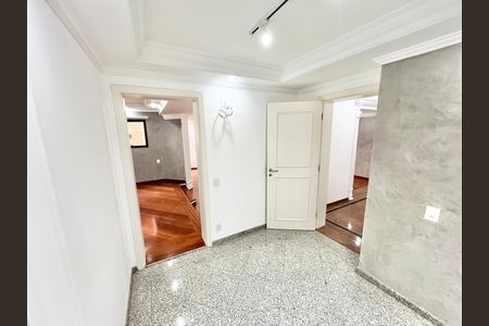 Apartamento à venda com 290m², 5 quartos e 4 vagas Apartamento à venda com 290m², 5 quartos e 4 vagasSala de Jantar