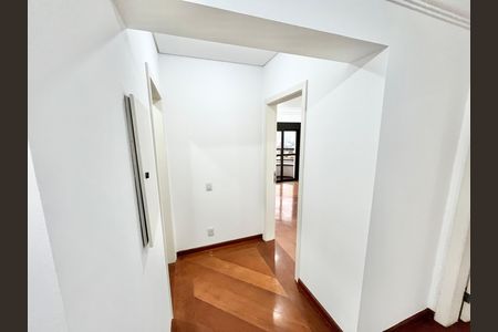 Apartamento à venda com 290m², 5 quartos e 4 vagas Apartamento à venda com 290m², 5 quartos e 4 vagasCopa