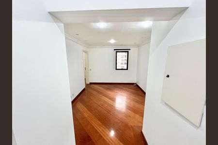 Apartamento à venda com 290m², 5 quartos e 4 vagas Apartamento à venda com 290m², 5 quartos e 4 vagasCopa