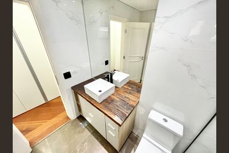 Apartamento à venda com 290m², 5 quartos e 4 vagas Apartamento à venda com 290m², 5 quartos e 4 vagasBanheiro da Suíte 2