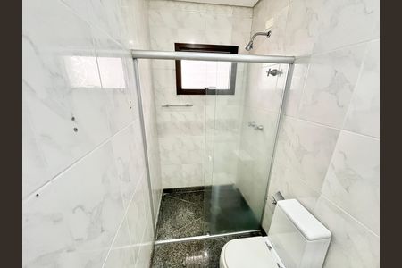 Apartamento à venda com 290m², 5 quartos e 4 vagas Apartamento à venda com 290m², 5 quartos e 4 vagasBanheiro da Suíte 4