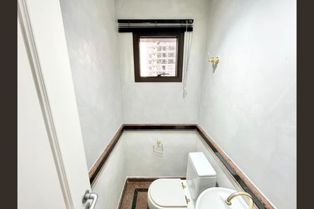 Apartamento à venda com 290m², 5 quartos e 4 vagas Apartamento à venda com 290m², 5 quartos e 4 vagasLavabo