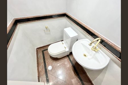 Apartamento à venda com 290m², 5 quartos e 4 vagas Apartamento à venda com 290m², 5 quartos e 4 vagasLavabo