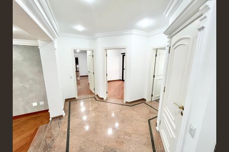 Apartamento à venda com 290m², 5 quartos e 4 vagas Apartamento à venda com 290m², 5 quartos e 4 vagasEntrada