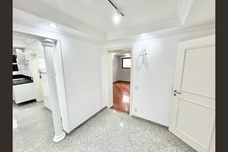 Apartamento à venda com 290m², 5 quartos e 4 vagas Apartamento à venda com 290m², 5 quartos e 4 vagasSala de Jantar