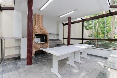 Apartamento à venda com 290m², 5 quartos e 4 vagas Apartamento à venda com 290m², 5 quartos e 4 vagasÁrea comum - Churrasqueira