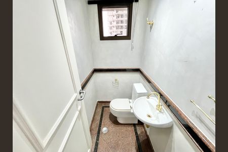 Apartamento à venda com 290m², 5 quartos e 4 vagas Apartamento à venda com 290m², 5 quartos e 4 vagasLavabo