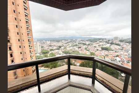 Apartamento à venda com 290m², 5 quartos e 4 vagas Apartamento à venda com 290m², 5 quartos e 4 vagasQuarto 2 - Suíte Varanda
