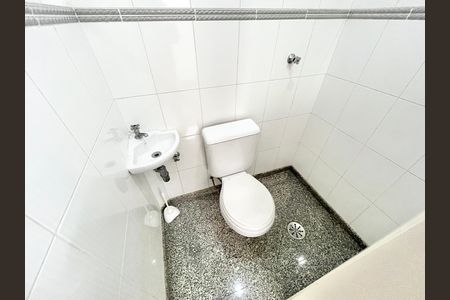 Apartamento à venda com 290m², 5 quartos e 4 vagas Apartamento à venda com 290m², 5 quartos e 4 vagasBanheiro de serviço