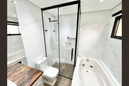 Apartamento à venda com 290m², 5 quartos e 4 vagas Apartamento à venda com 290m², 5 quartos e 4 vagasBanheiro da Suíte 2