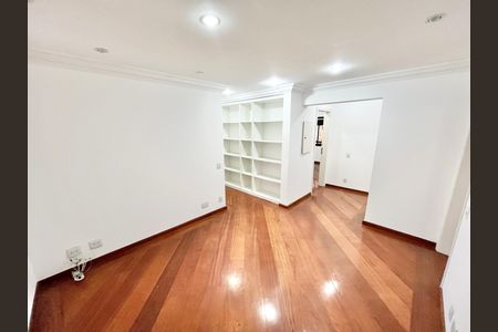 Apartamento à venda com 290m², 5 quartos e 4 vagas Apartamento à venda com 290m², 5 quartos e 4 vagasCopa