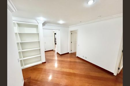 Apartamento à venda com 290m², 5 quartos e 4 vagas Apartamento à venda com 290m², 5 quartos e 4 vagasCopa