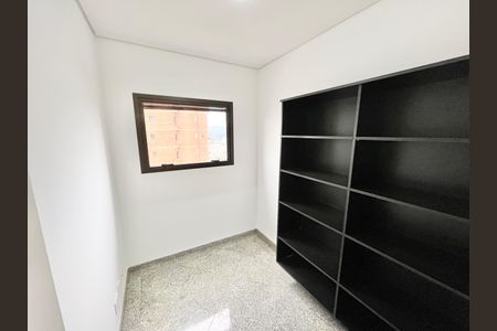 Apartamento à venda com 290m², 5 quartos e 4 vagas Apartamento à venda com 290m², 5 quartos e 4 vagasQuarto de Serviço 2
